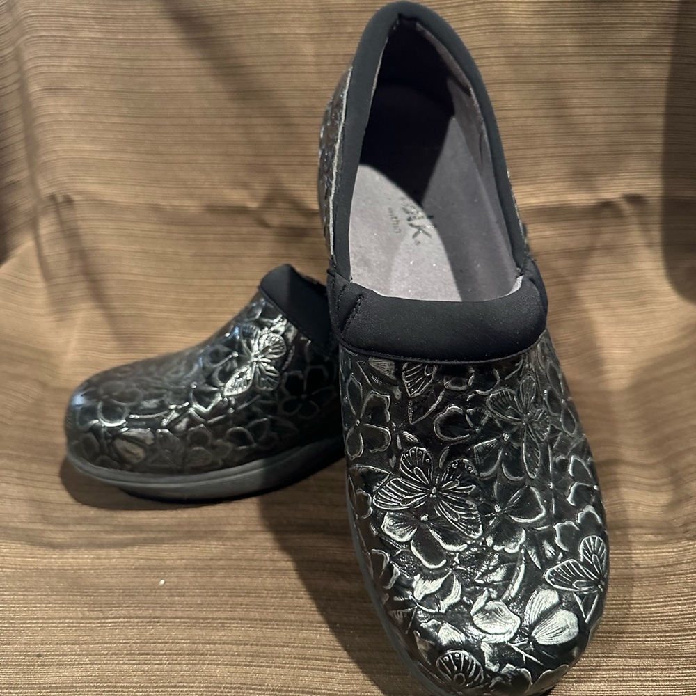 Softwalk nursing shoes
